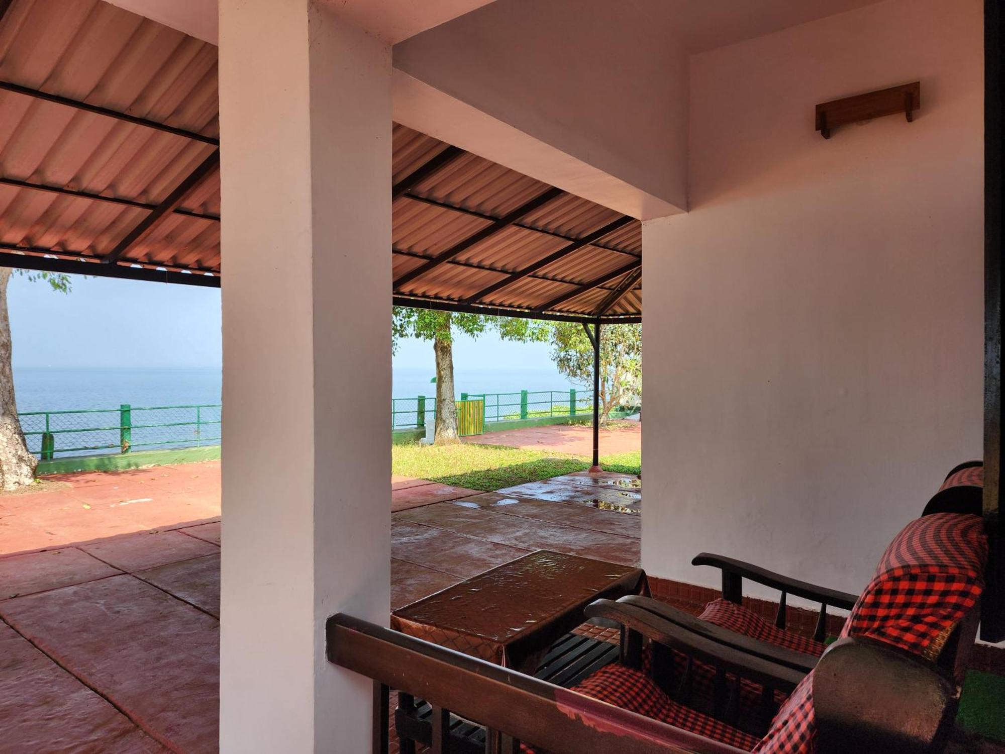 Illikkalam Lakeside Cottages Kumarakom Kerala Exterior foto