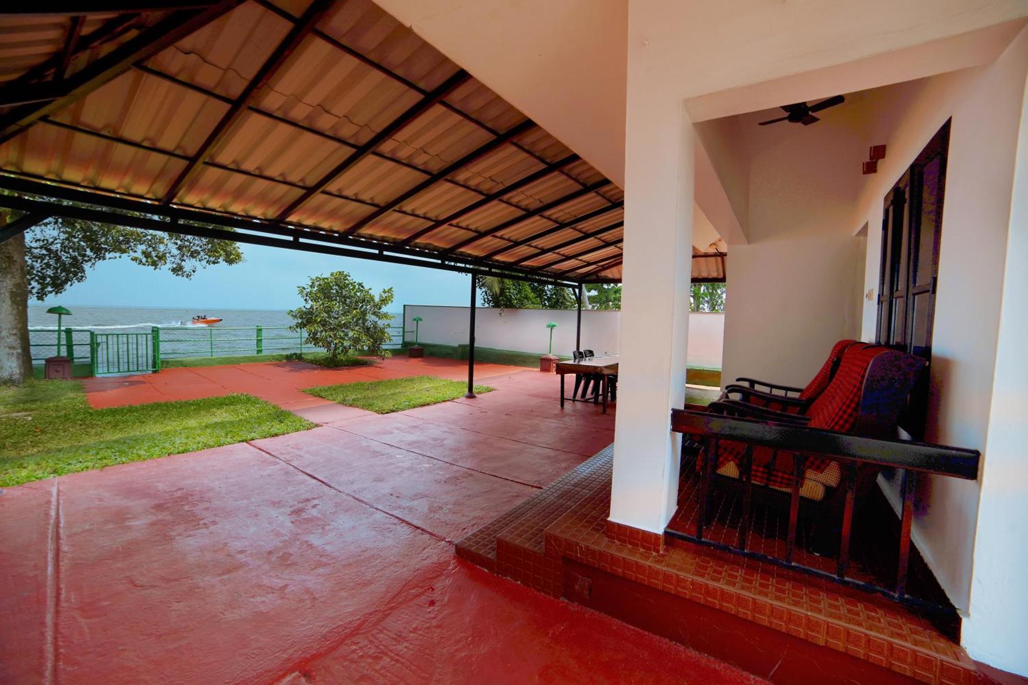 Illikkalam Lakeside Cottages Kumarakom Kerala Exterior foto