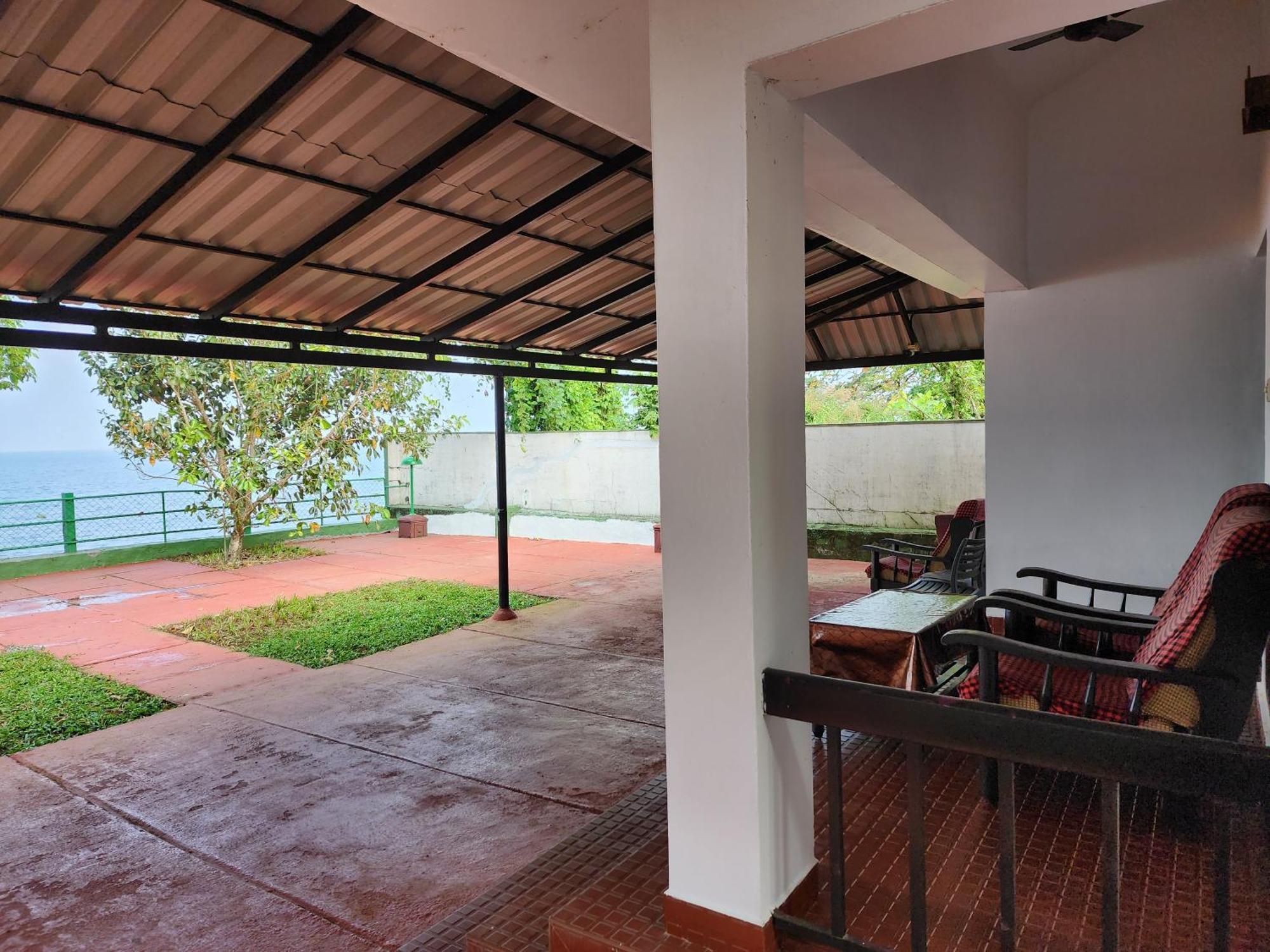 Illikkalam Lakeside Cottages Kumarakom Kerala Exterior foto